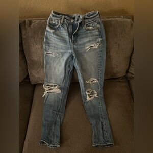 American Eagle mom Jean